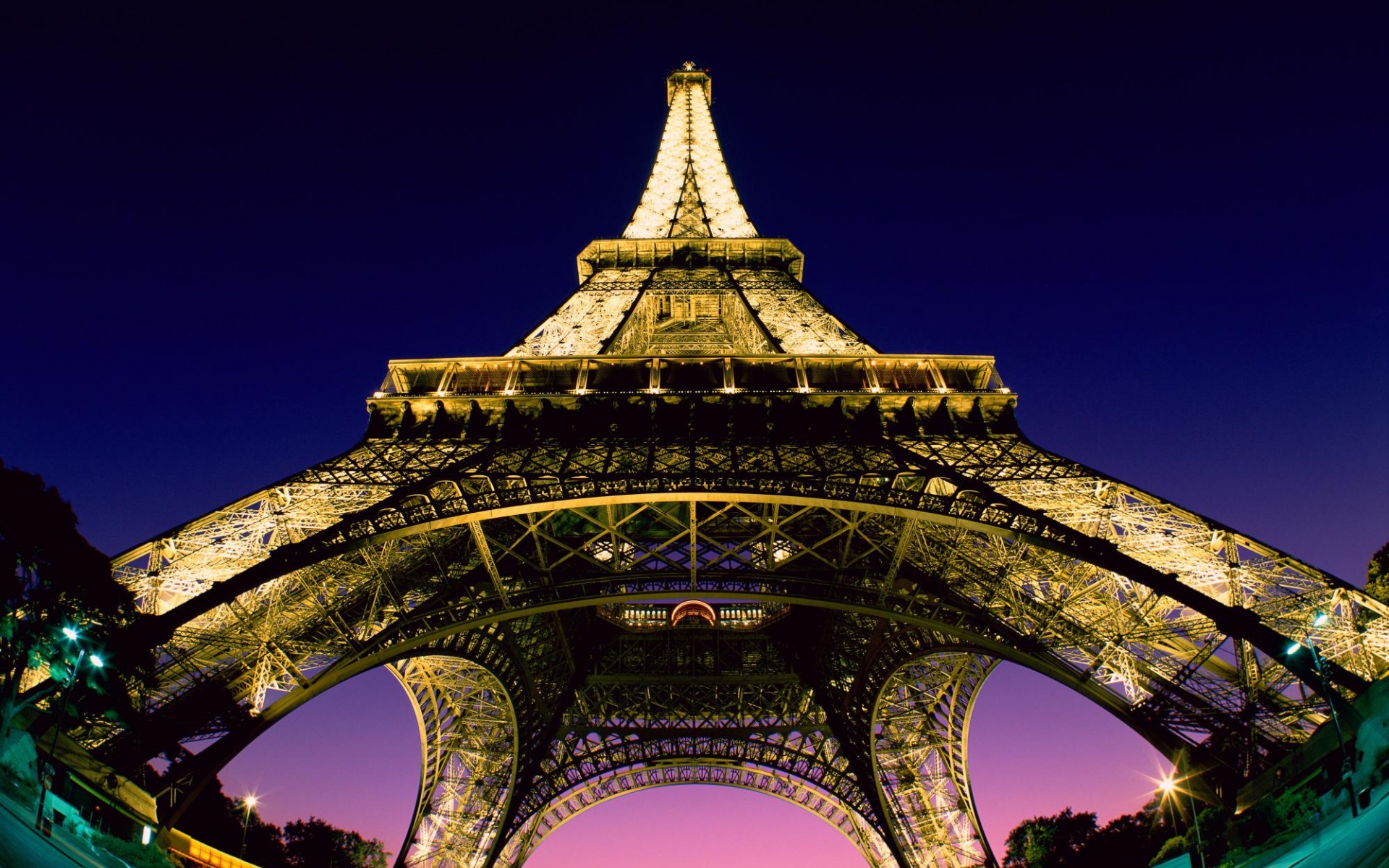 Eiffel Tower Wallpaper Hd For Desktop - Eiffel Tower , HD Wallpaper & Backgrounds