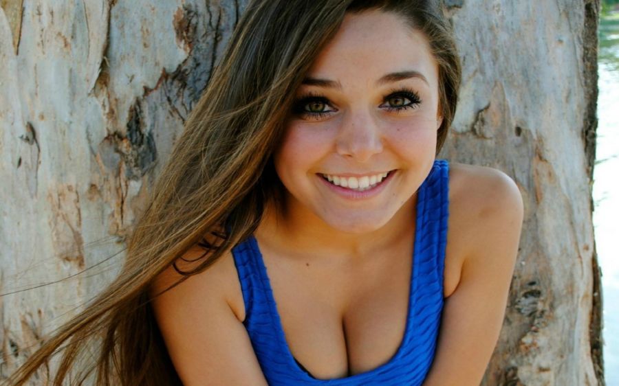 Cute Smiling Teenage Girl Wallpaper - Ashley Ganns , HD Wallpaper & Backgrounds
