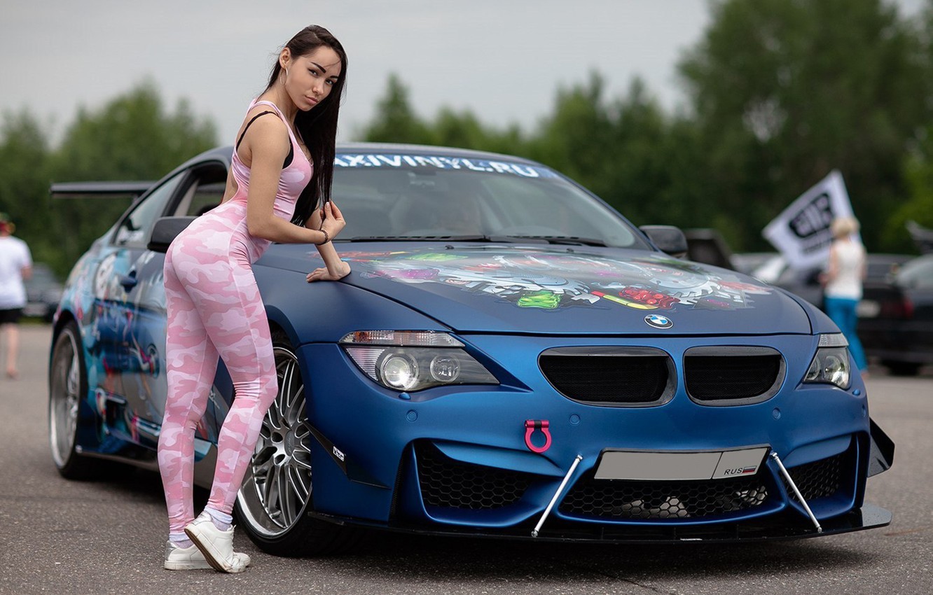 Photo Wallpaper Auto, Look, Girls, Bmw, Leaning On - Car Girl Wallpaper Bmw , HD Wallpaper & Backgrounds