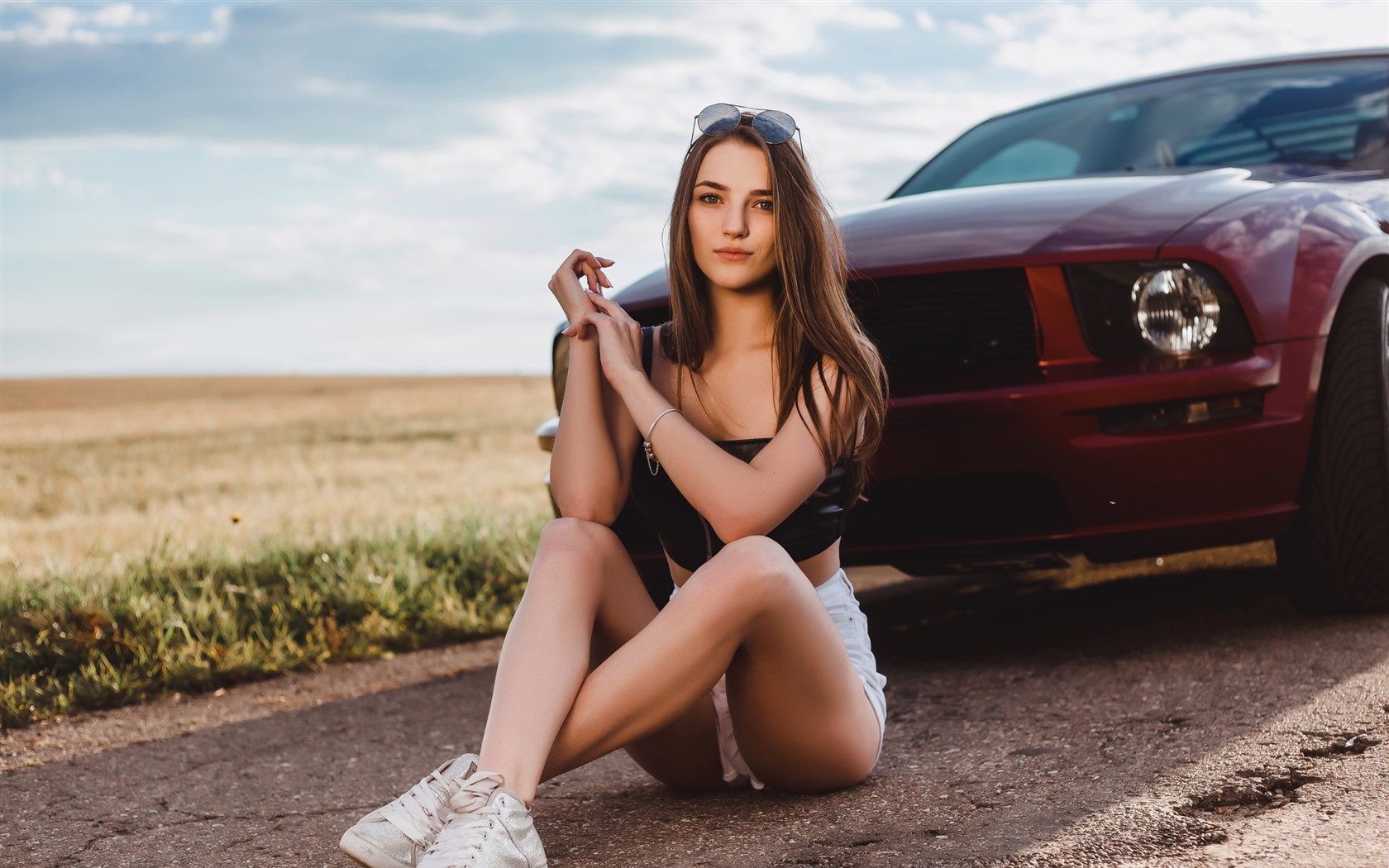 Girl Sit On The Car , HD Wallpaper & Backgrounds