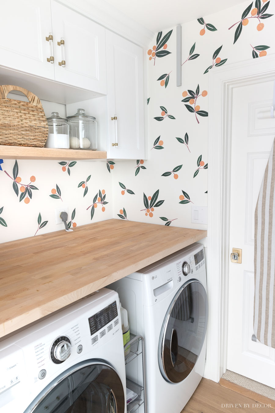 These Vinyl Wall Decals Are Such A Cute And Easy Way - Peel And Stick Wallpaper Laundry Room , HD Wallpaper & Backgrounds