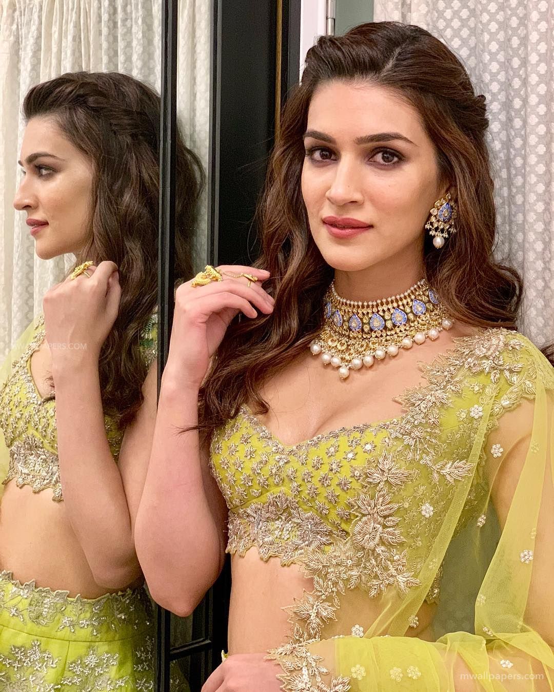 Featured image of post Kriti Sanon Hd Wallpapers In Saree / Free download kriti sanon hd wallpaper, kriti sanon latest photos and kriti sanon latest pictures for your desktop background.