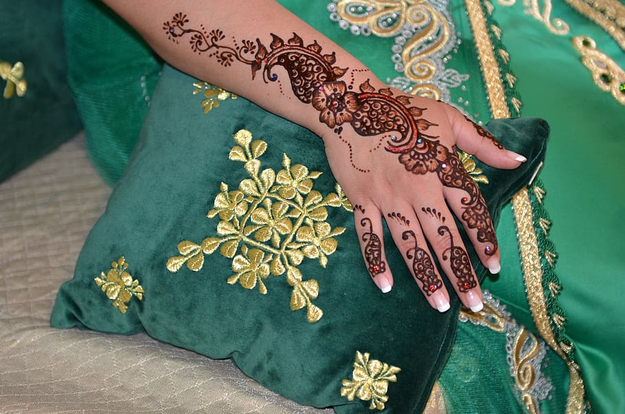 Henna, Hand Wife, Beauty, One Person, Human Body Part, - Henna Maroc Mariage , HD Wallpaper & Backgrounds