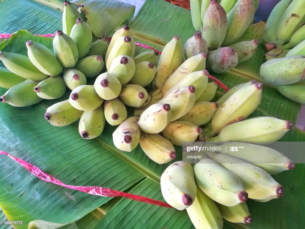 Pisang Awak Banana On Banana Leaf - Matoke , HD Wallpaper & Backgrounds