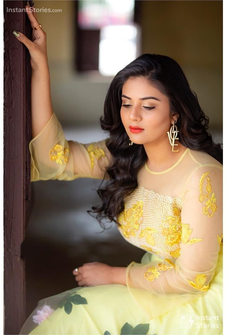 Sreemukhi Beautiful , HD Wallpaper & Backgrounds