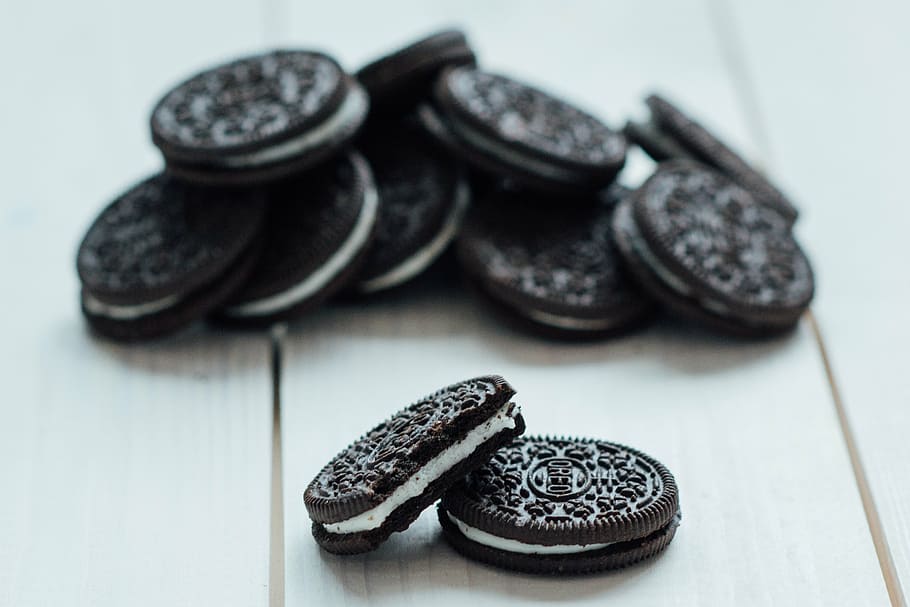 Oreo Cookies, Pile, Oreos, Dessert, Treats, Snack, - Shallow Depth Of Field With Food , HD Wallpaper & Backgrounds
