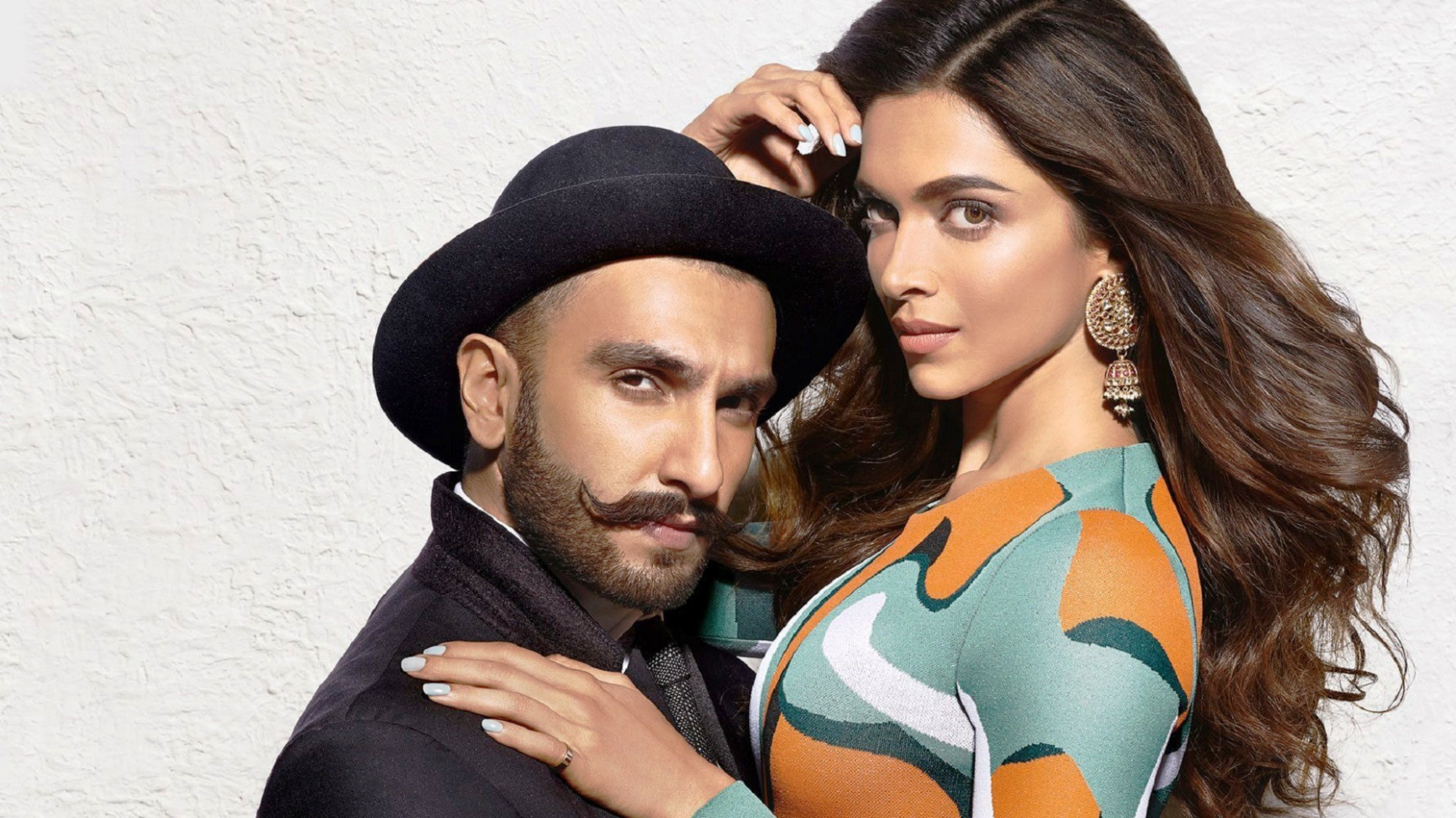 Romantic Bollywood Couple Nice Wallpapers - Deepika Padukone And Ranveer Singh Hd , HD Wallpaper & Backgrounds