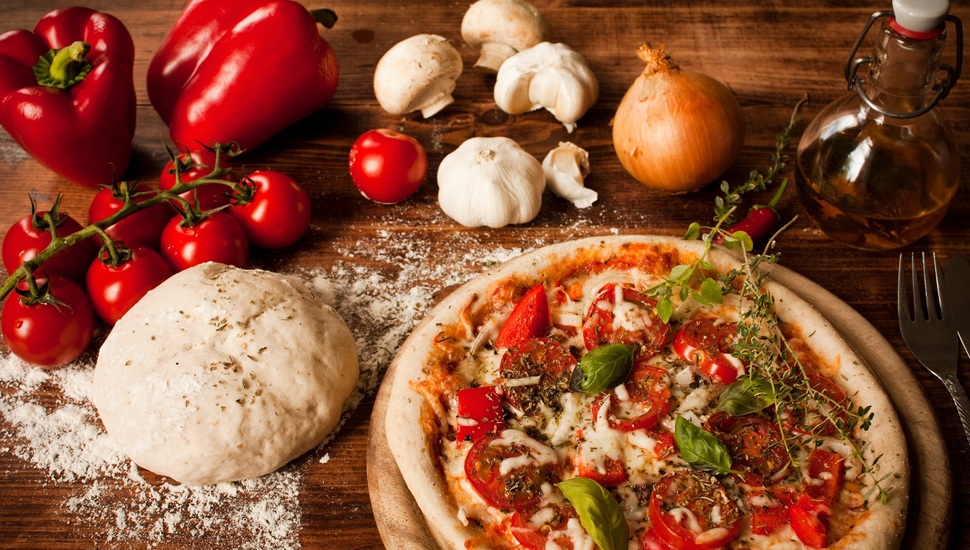 Flour, Tomatoes, The Dough, Pepper, Dish, Pizza, Pizza - Pizza Hd Background , HD Wallpaper & Backgrounds