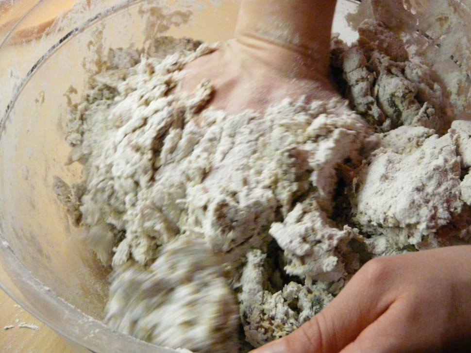 White Mixing Flour Preview - Masa De Casabe , HD Wallpaper & Backgrounds