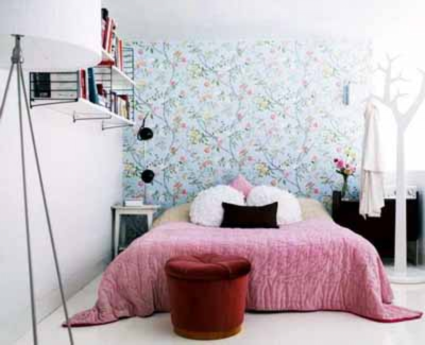 From Flower Bedroom Wallpaper Wallpaper Flower Bedroom - Beautiful Floral Wallpaper Bedroom , HD Wallpaper & Backgrounds