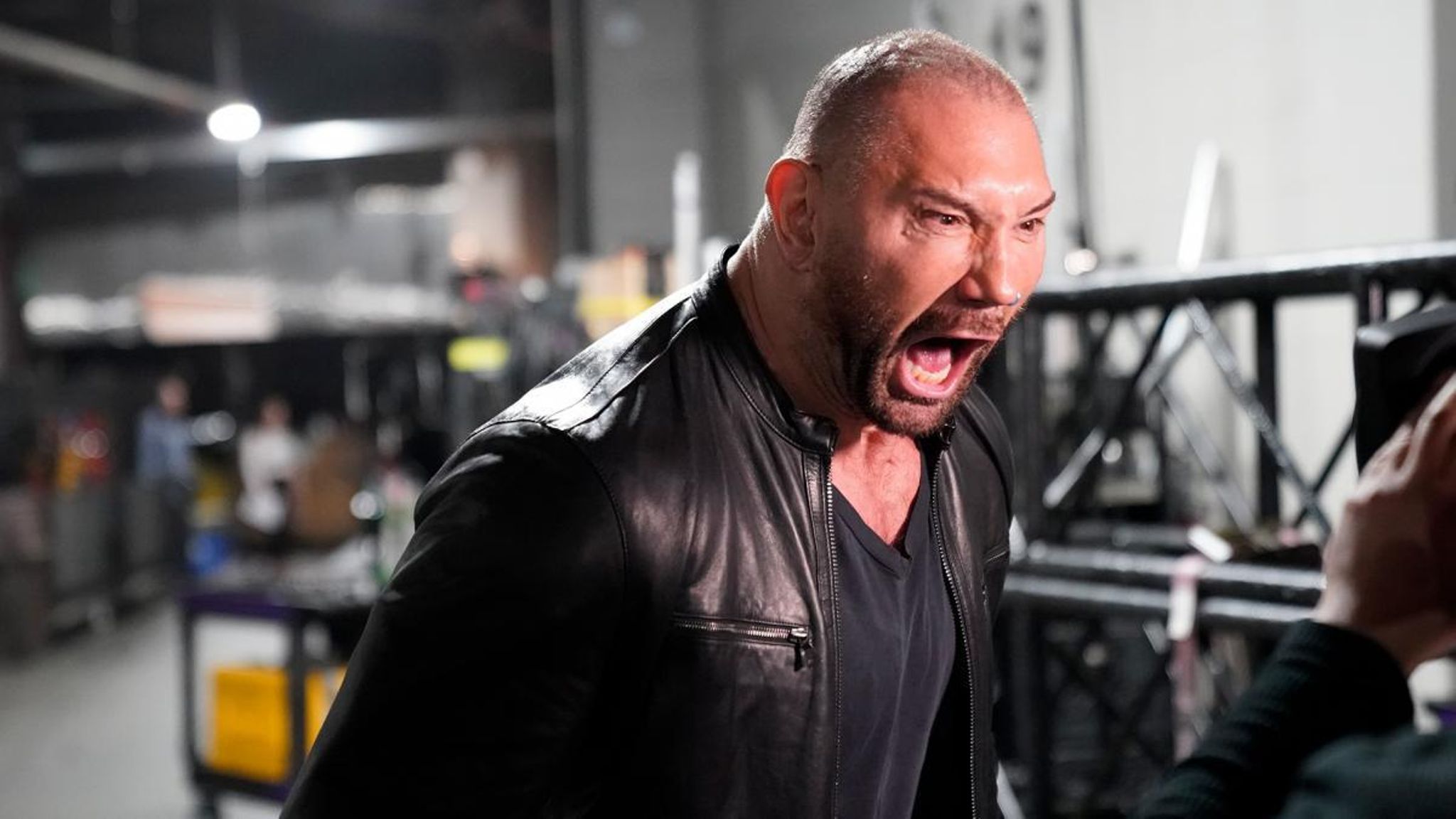 Batista Attacks Ric Flair - Batista Do I Have Your Attention Now , HD Wallpaper & Backgrounds