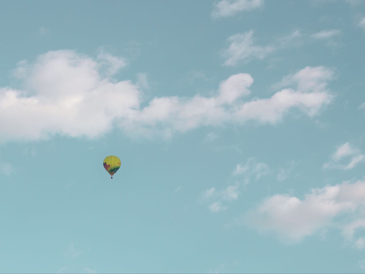 Wallpaper Air Balloon, Sky, Clouds, Flight, Height - Hot Air Balloon , HD Wallpaper & Backgrounds
