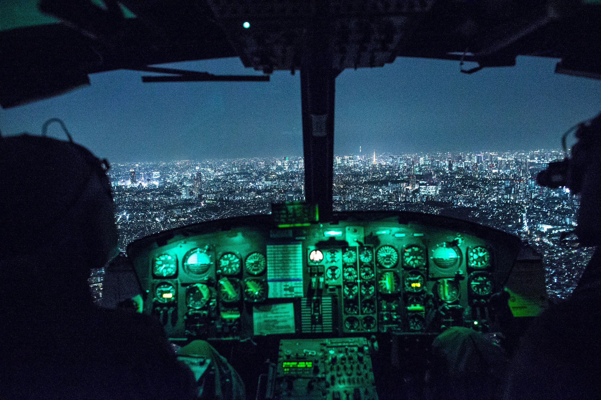 View From Airplane Cockpit Wallpaper - C 130 Cockpit Night , HD Wallpaper & Backgrounds
