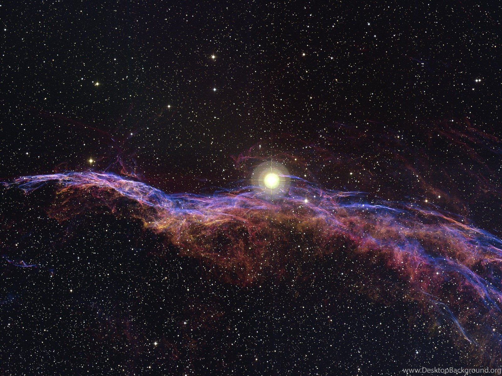 Ipad 3 Space Wallpapers - Ghostly Veil Nebula , HD Wallpaper & Backgrounds