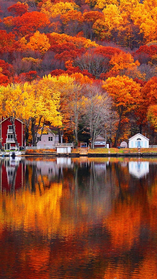 Iphone Wallpaper Autumn, Lake, Trees, Houses, Village, - Perfect Autumn , HD Wallpaper & Backgrounds