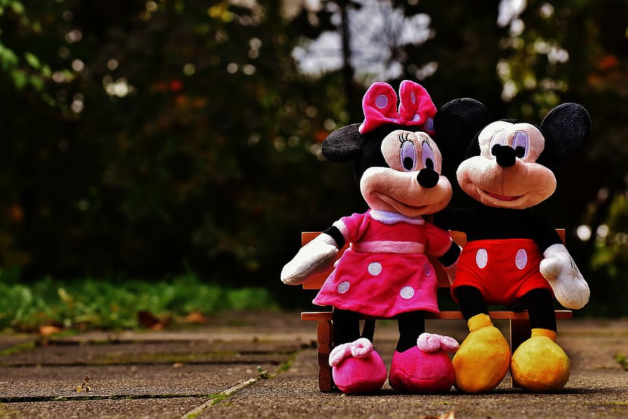 Minnie And Mickey Mouse Sitting On Bench Plush Toys, - Voice Actor Of Mickey And Minnie Married , HD Wallpaper & Backgrounds