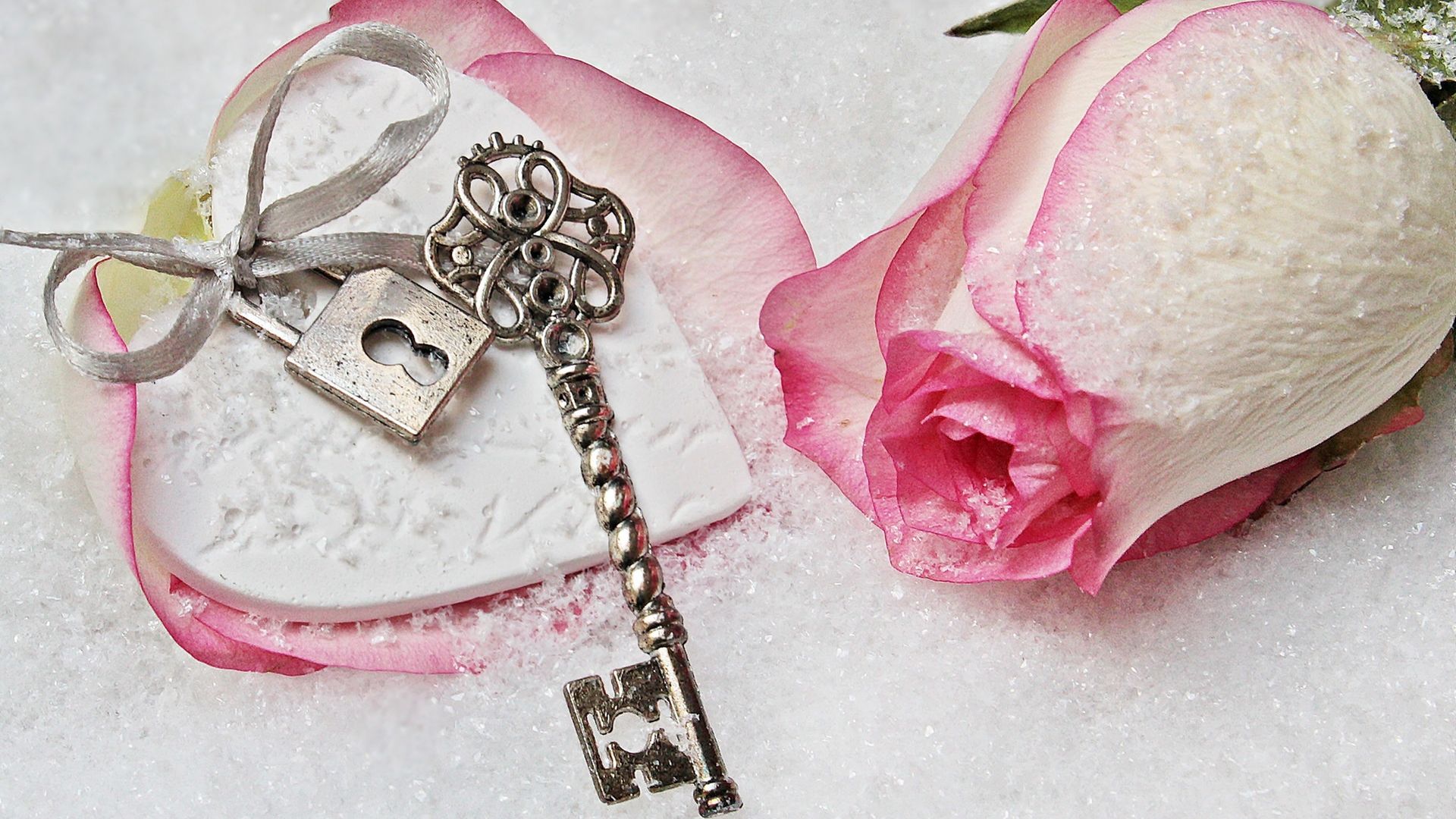 Rose With Heart Lock And Key - Lock And Key , HD Wallpaper & Backgrounds