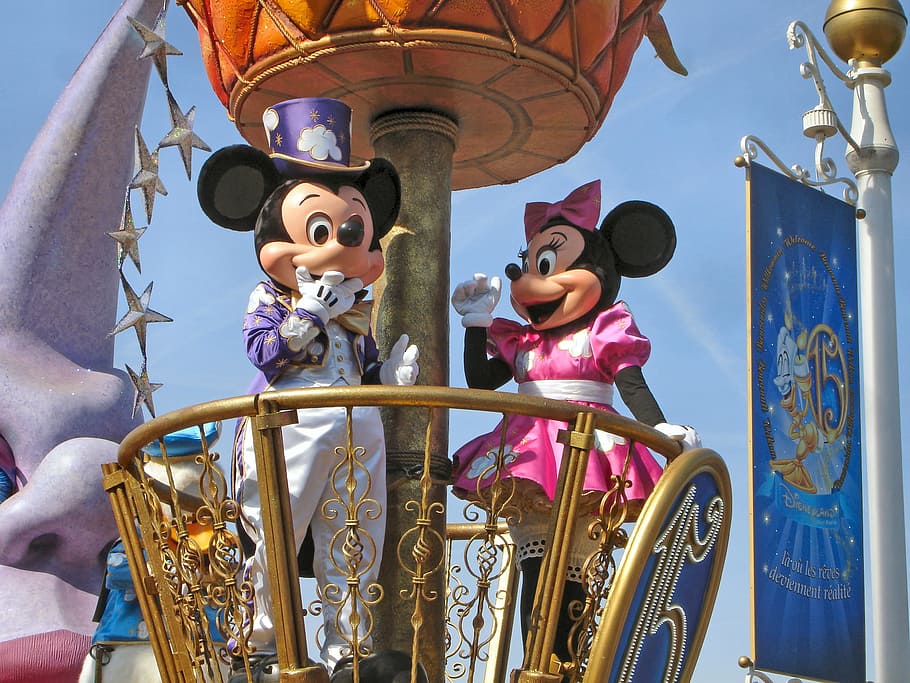 Minnie Mouse And Mickey Mouse In Disneyland, Paris, - Disney Disneyland Paris , HD Wallpaper & Backgrounds