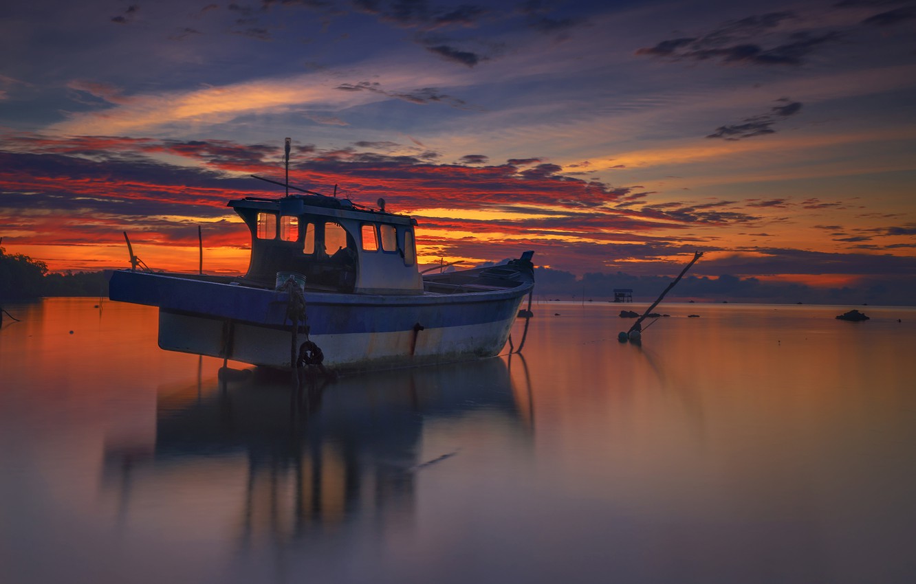 Photo Wallpaper Clouds, Glow, Fishing Boat, Fishing - Reflection , HD Wallpaper & Backgrounds