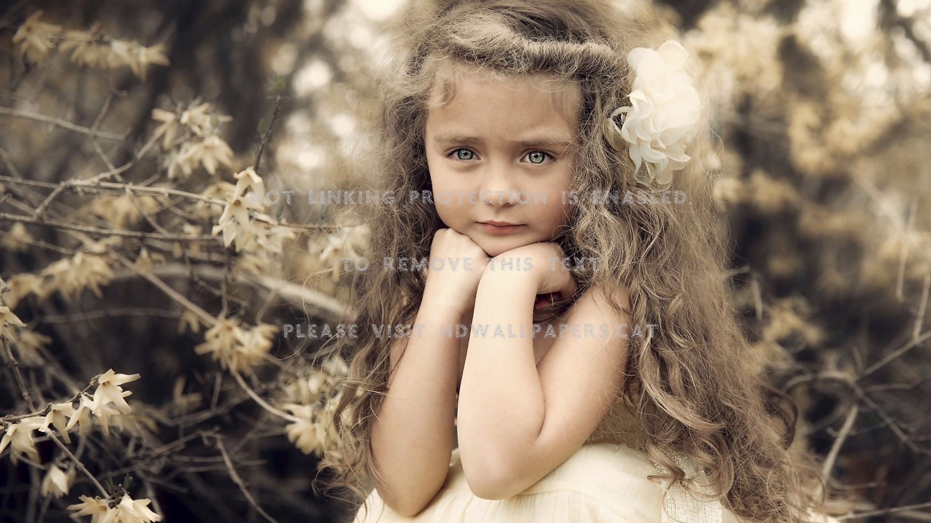 Small Girl Hands Deep In Thought People - Dziewczynka Długie Włosy , HD Wallpaper & Backgrounds