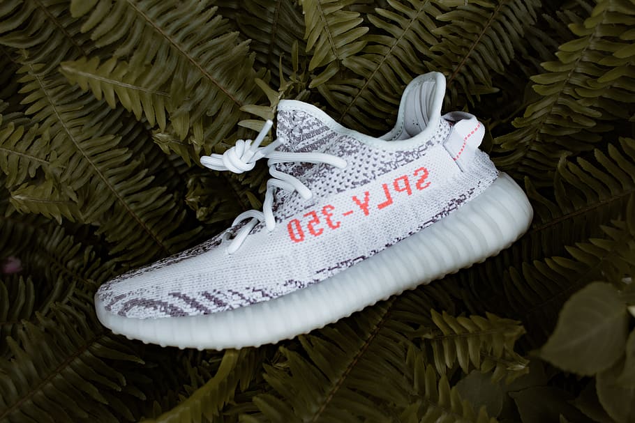 White And Black Adidas Yeezy Boost Sply 350 V2 Shoe, - Yeezy Sply 350 White , HD Wallpaper & Backgrounds