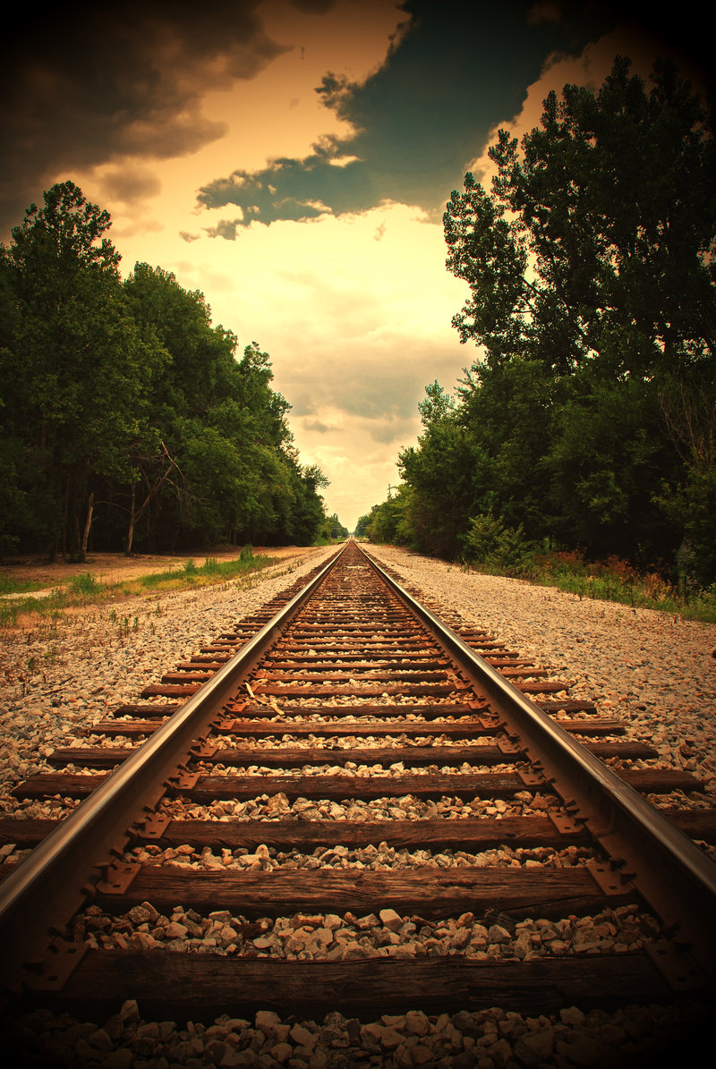 Railway Track Wallpaper - Beautiful Photography Train Tracks , HD Wallpaper & Backgrounds