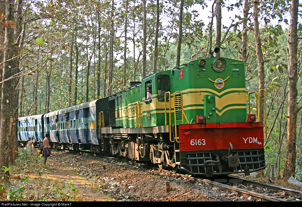 Indian Train Wallpaper Hd , HD Wallpaper & Backgrounds