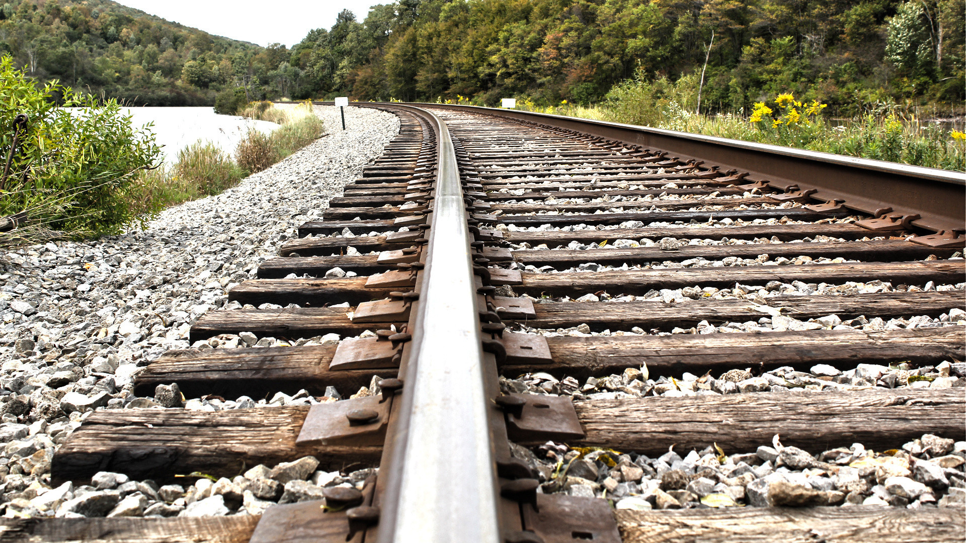 Railway Track Wallpapers Full Hd - Railroad Spike On Track , HD Wallpaper & Backgrounds