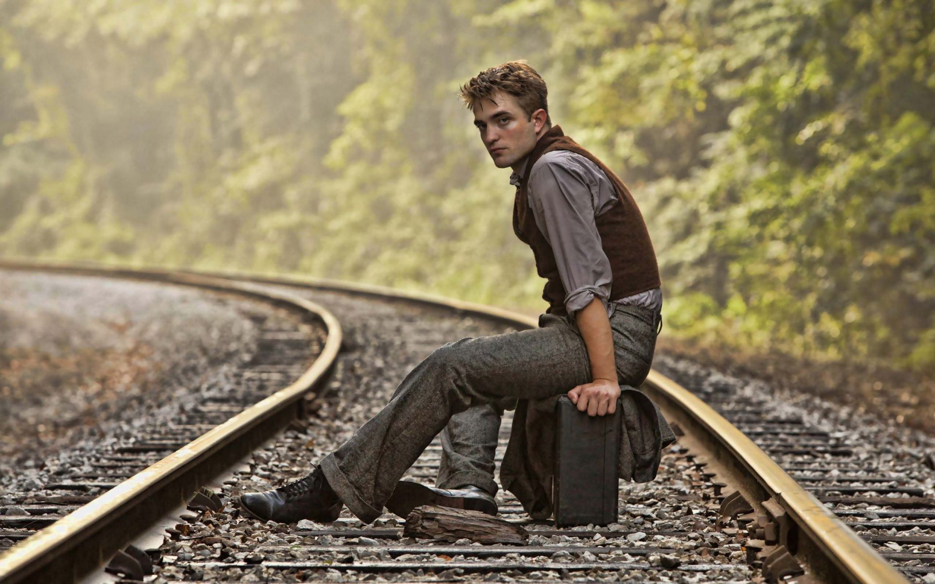 Robert Pattinson 4 Wallpaper - Hollywood Actors Hd , HD Wallpaper & Backgrounds