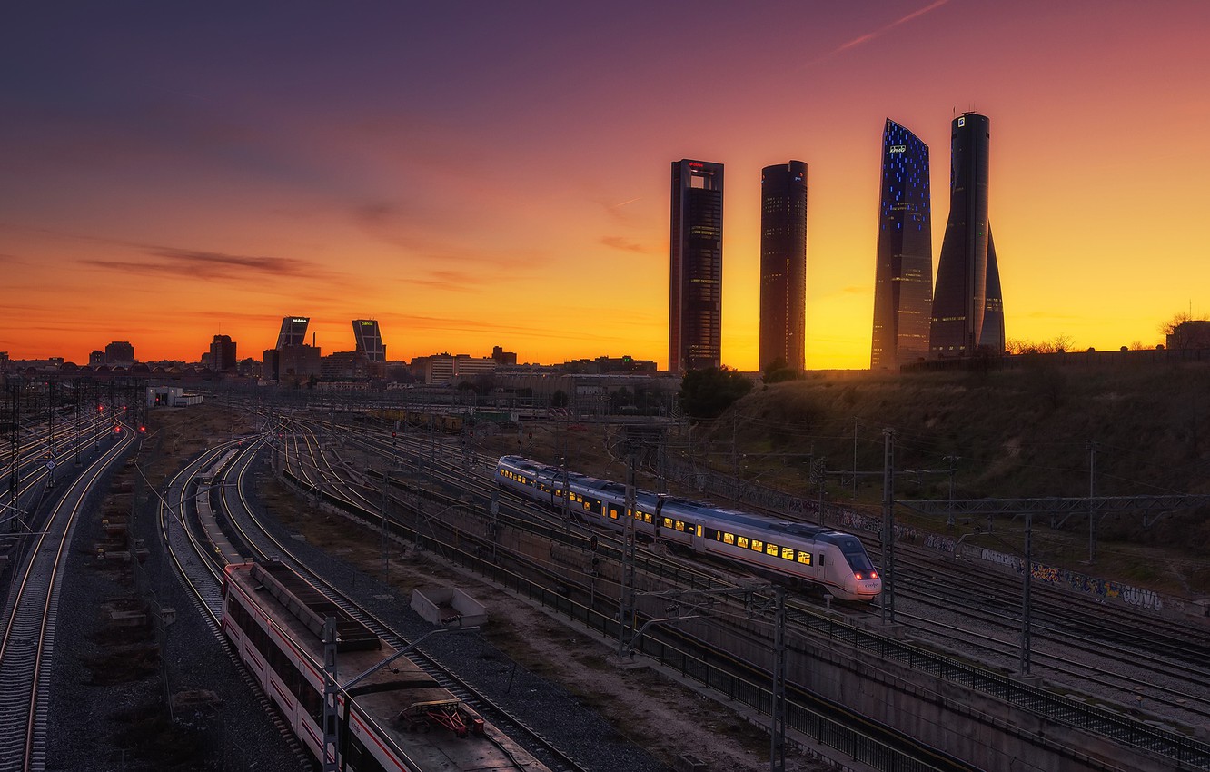 Photo Wallpaper Night, Madrid, Train Station - Madrid Sunset , HD Wallpaper & Backgrounds