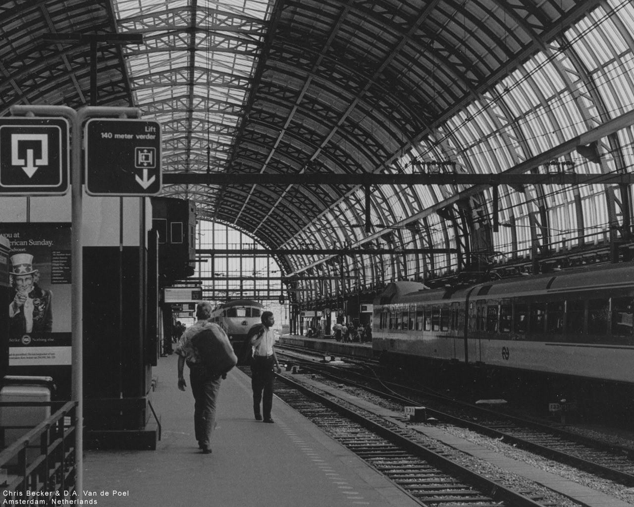 Download Hd Train Station Pc Wallpaper Id - Train Station And Man , HD Wallpaper & Backgrounds