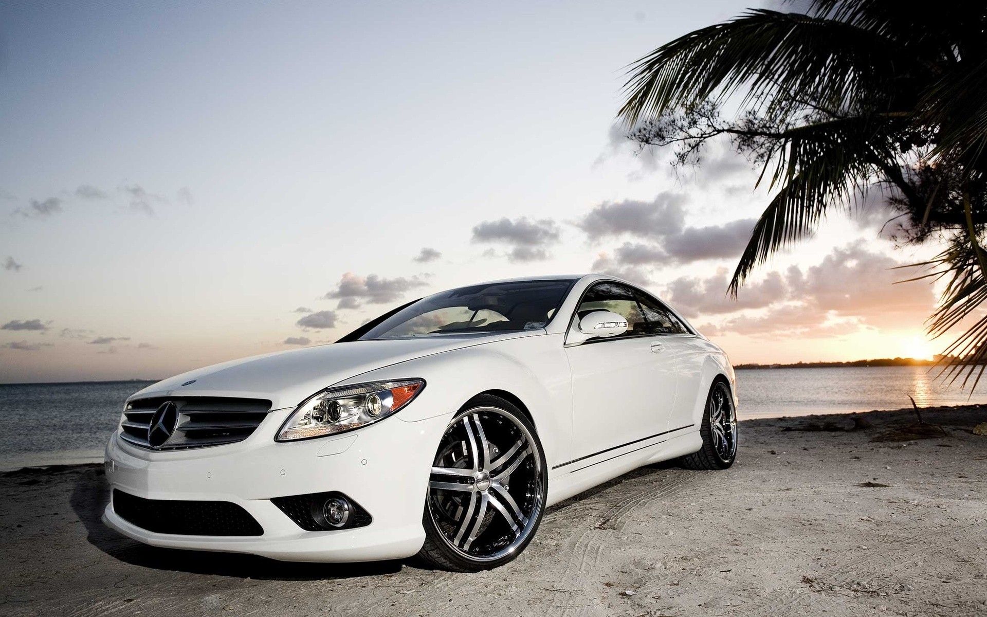 Mercedes-benz White Car At Beach Sunset Desktop Wallpapers - Benz Car Background Hd , HD Wallpaper & Backgrounds