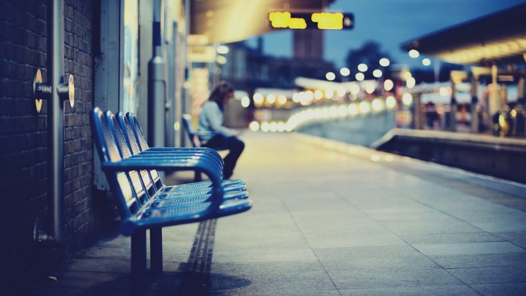 Sad Girl At Train Station , HD Wallpaper & Backgrounds