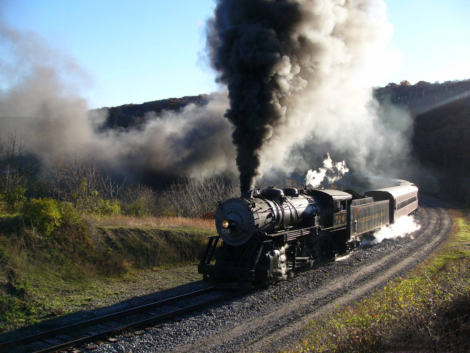 Amazing Train Pictures From Around The World - Phone Steam Engine Train , HD Wallpaper & Backgrounds