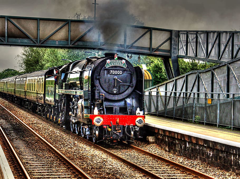 Train On Railway, Steam Machine, Locomotive, Retro, - Steam Trains , HD Wallpaper & Backgrounds