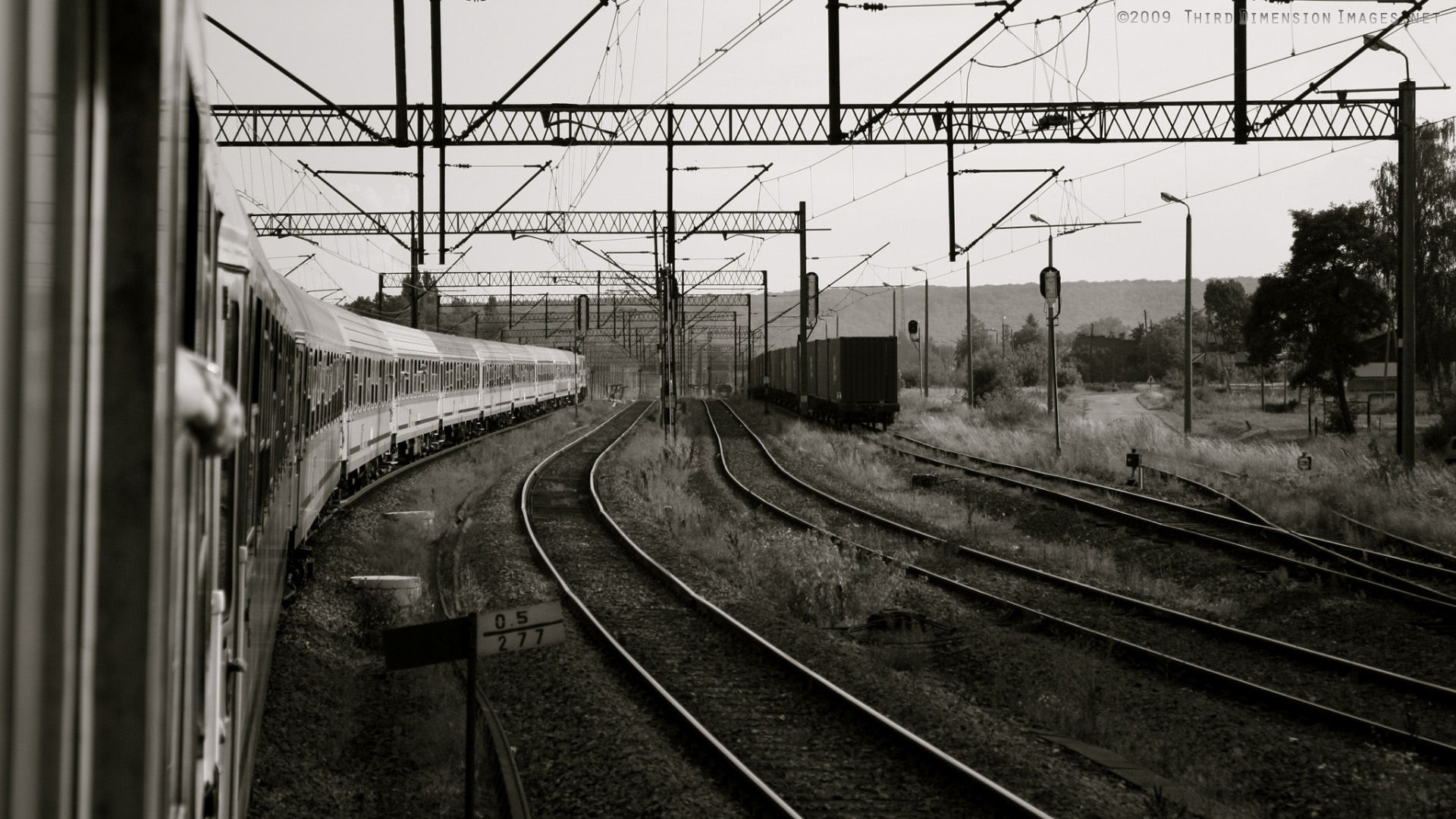 Trains Grayscale Wallpaper Trains, Grayscale, Railroad - 1920 X 1080 , HD Wallpaper & Backgrounds