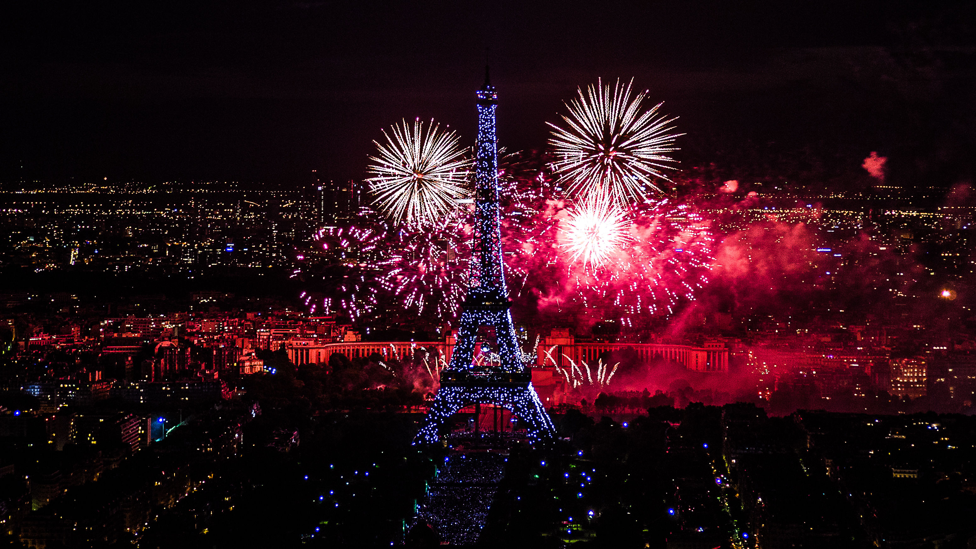 New Year Fireworks Celebrations Night Eiffel Tower - Happy New Year Paris , HD Wallpaper & Backgrounds