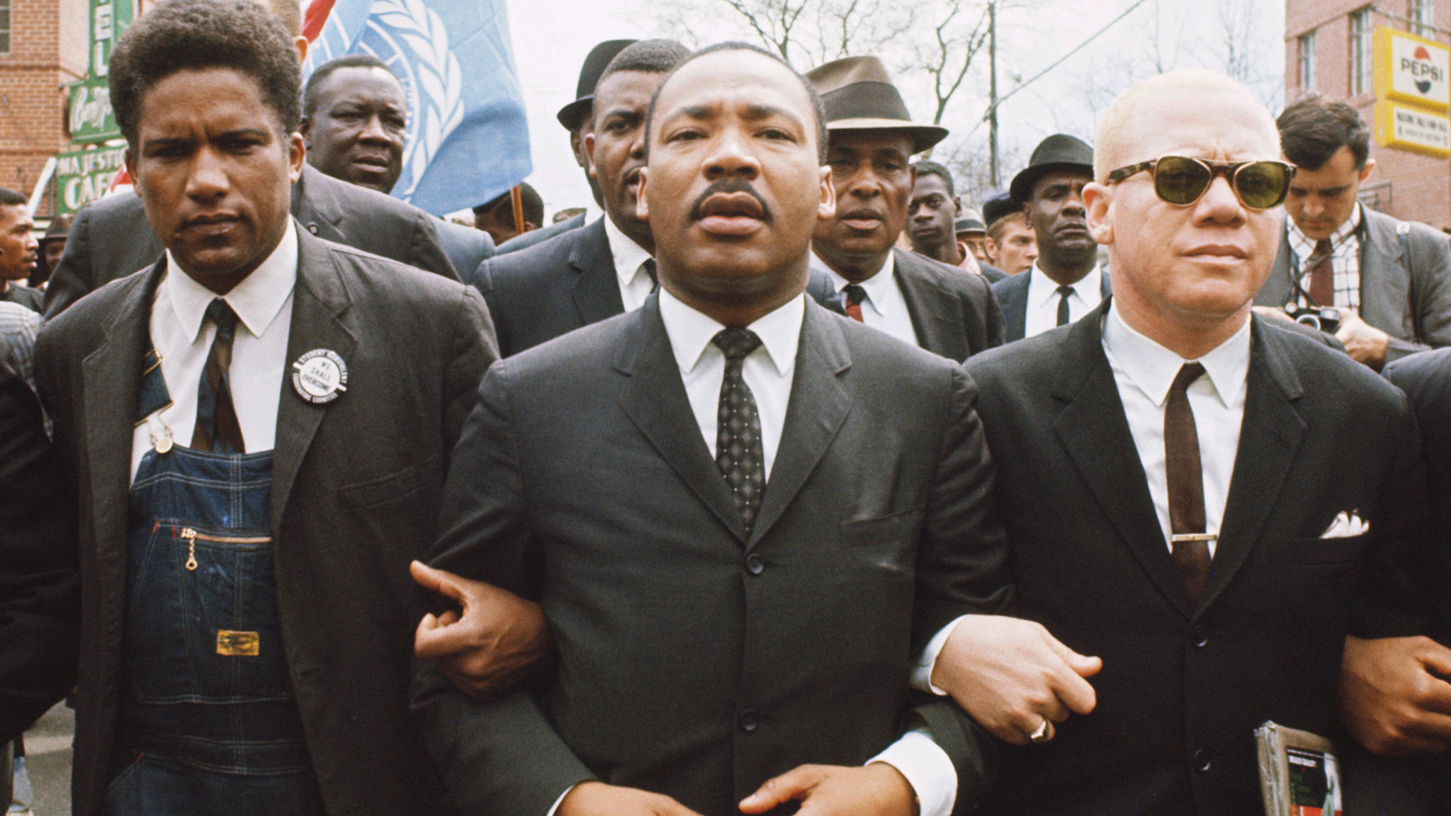 Martin Luther King Jr Wallpaper - Elijah Cummings Selma March , HD Wallpaper & Backgrounds