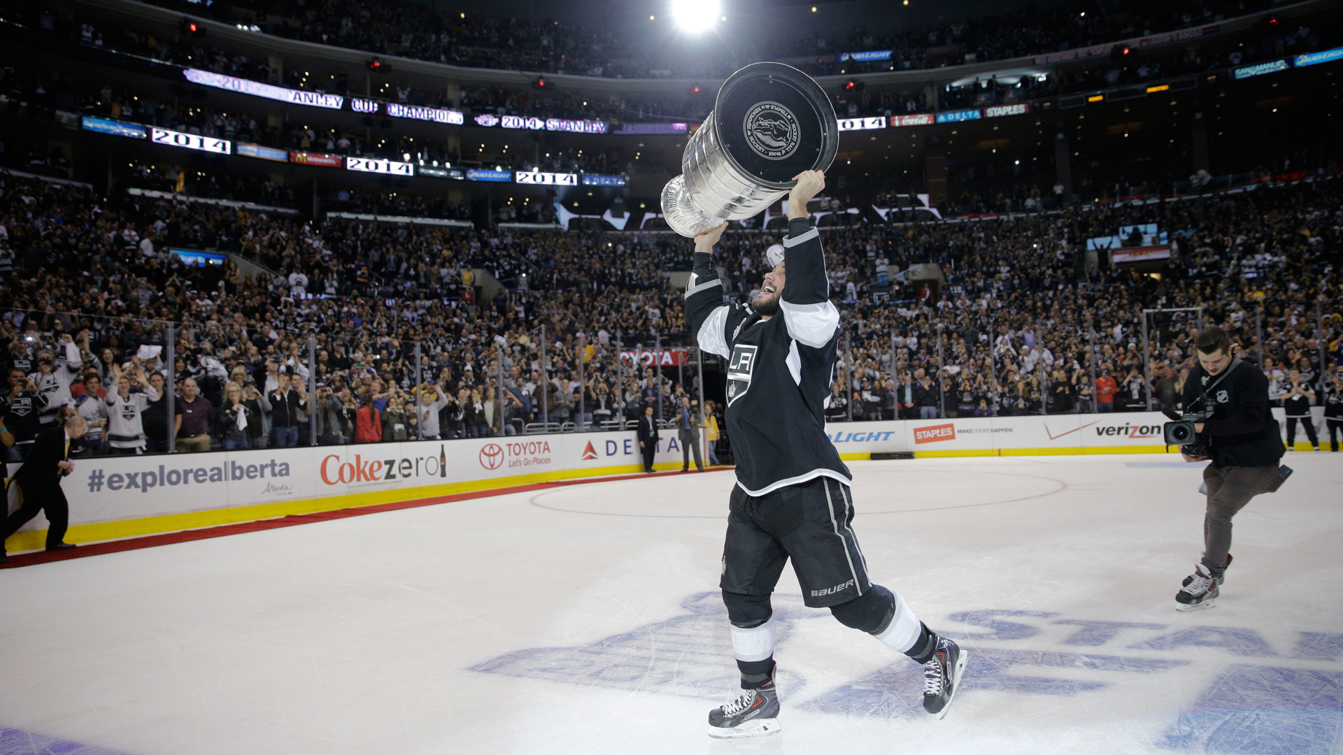 Alec Martinez Stanley Cup 2014 , HD Wallpaper & Backgrounds