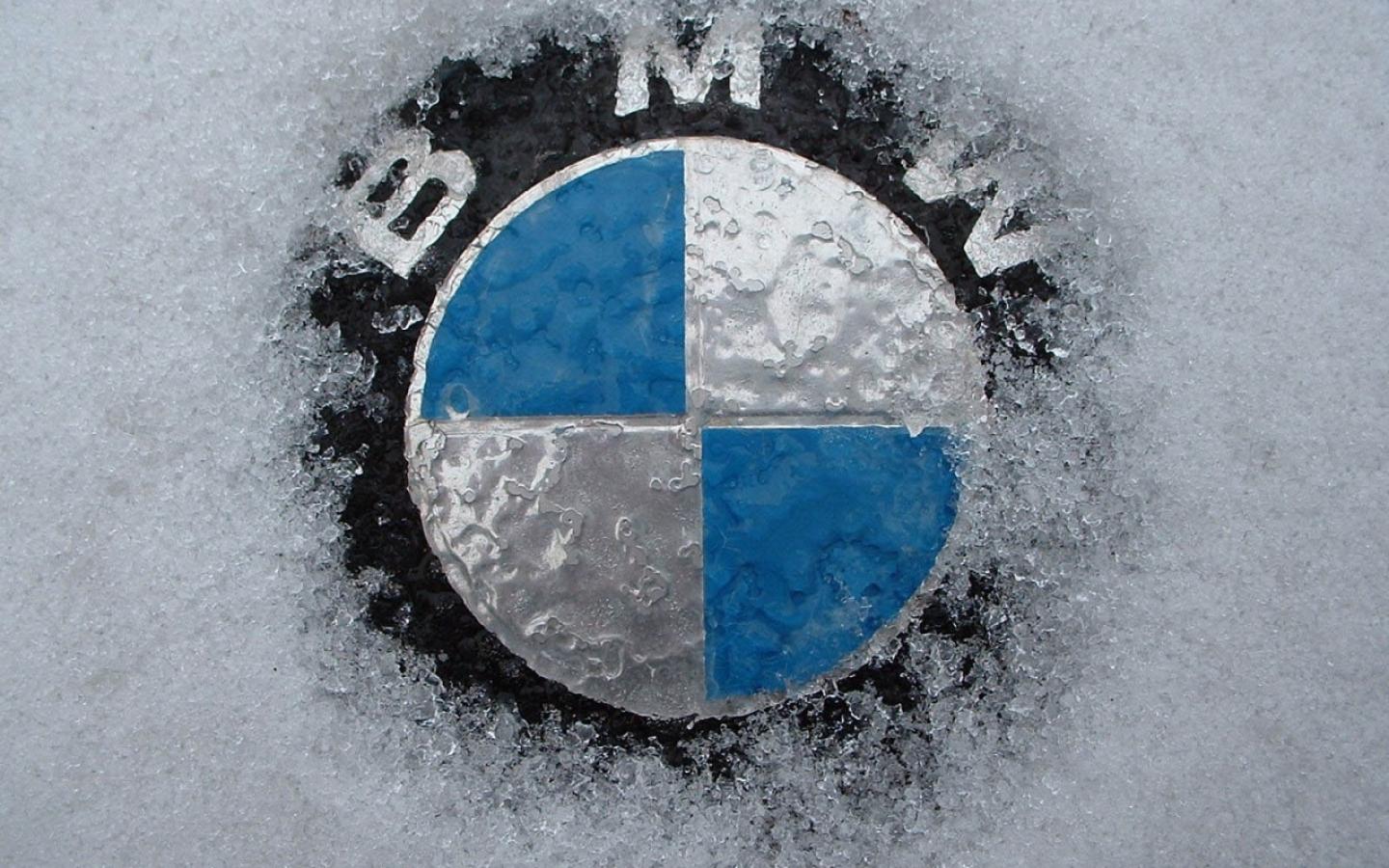Bmw Ice Logo Logo - Bmw Logo In Ice , HD Wallpaper & Backgrounds