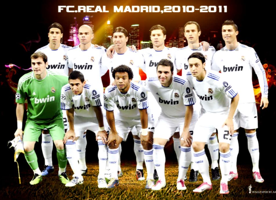 Real Madrid Football Team Wallpaper Wallpapers Quality - Real Madrid Players 2011 , HD Wallpaper & Backgrounds