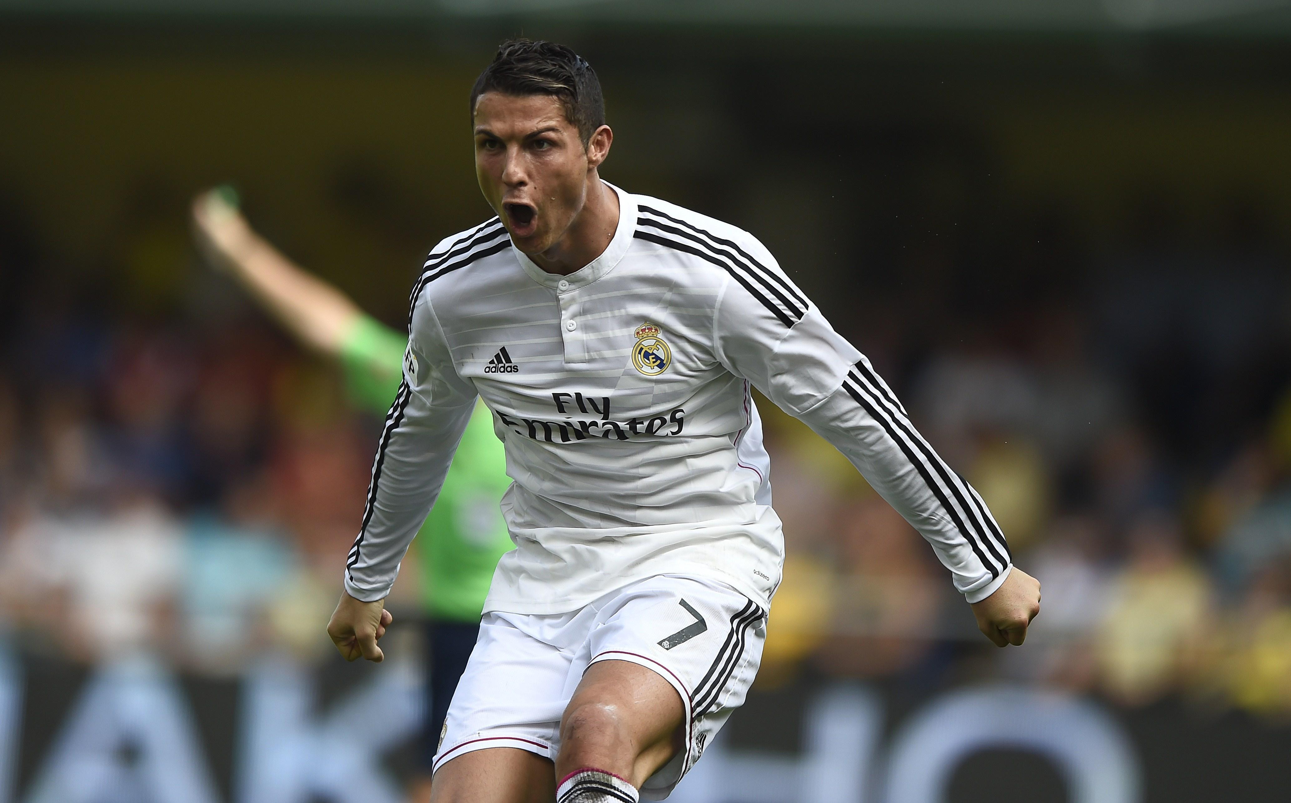 Cristiano Ronaldo Celebrates The Second Goal For Real - Cristiano Ronaldo In Real Madrid , HD Wallpaper & Backgrounds