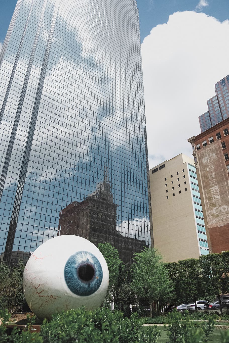 Dallas, United States, Giant Eyeball, Buildings, Reflection, - Giant Eyeball , HD Wallpaper & Backgrounds