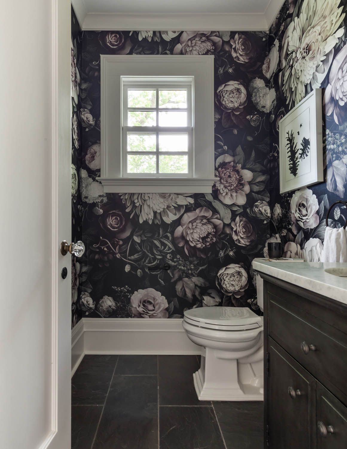 Black Floral Wallpaper Bathroom , HD Wallpaper & Backgrounds