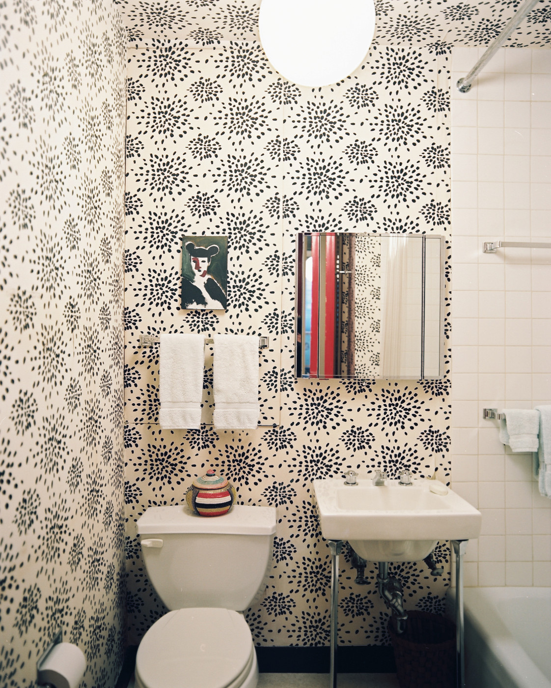 Black Bathroom Photos 
id Currentpic 
src Https - Popular Wallpaper For Bathroom , HD Wallpaper & Backgrounds
