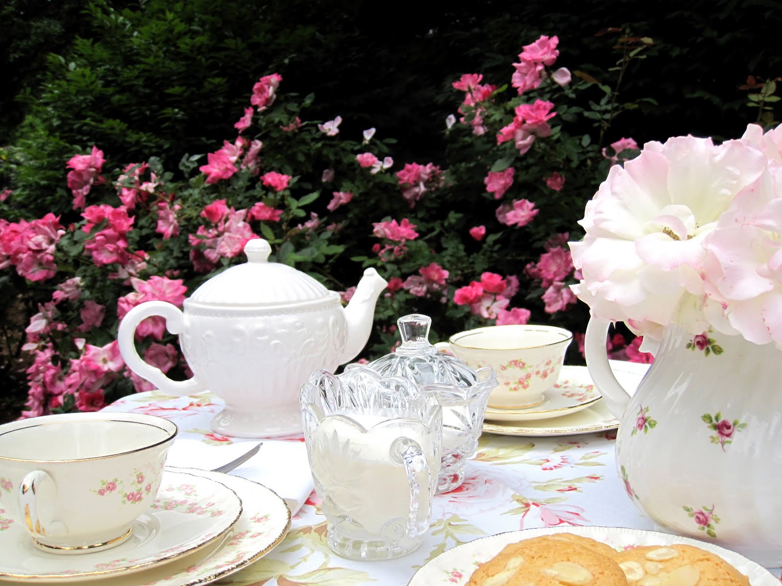 Tea Party Wallpaper - Rose Garden Tea Party , HD Wallpaper & Background...
