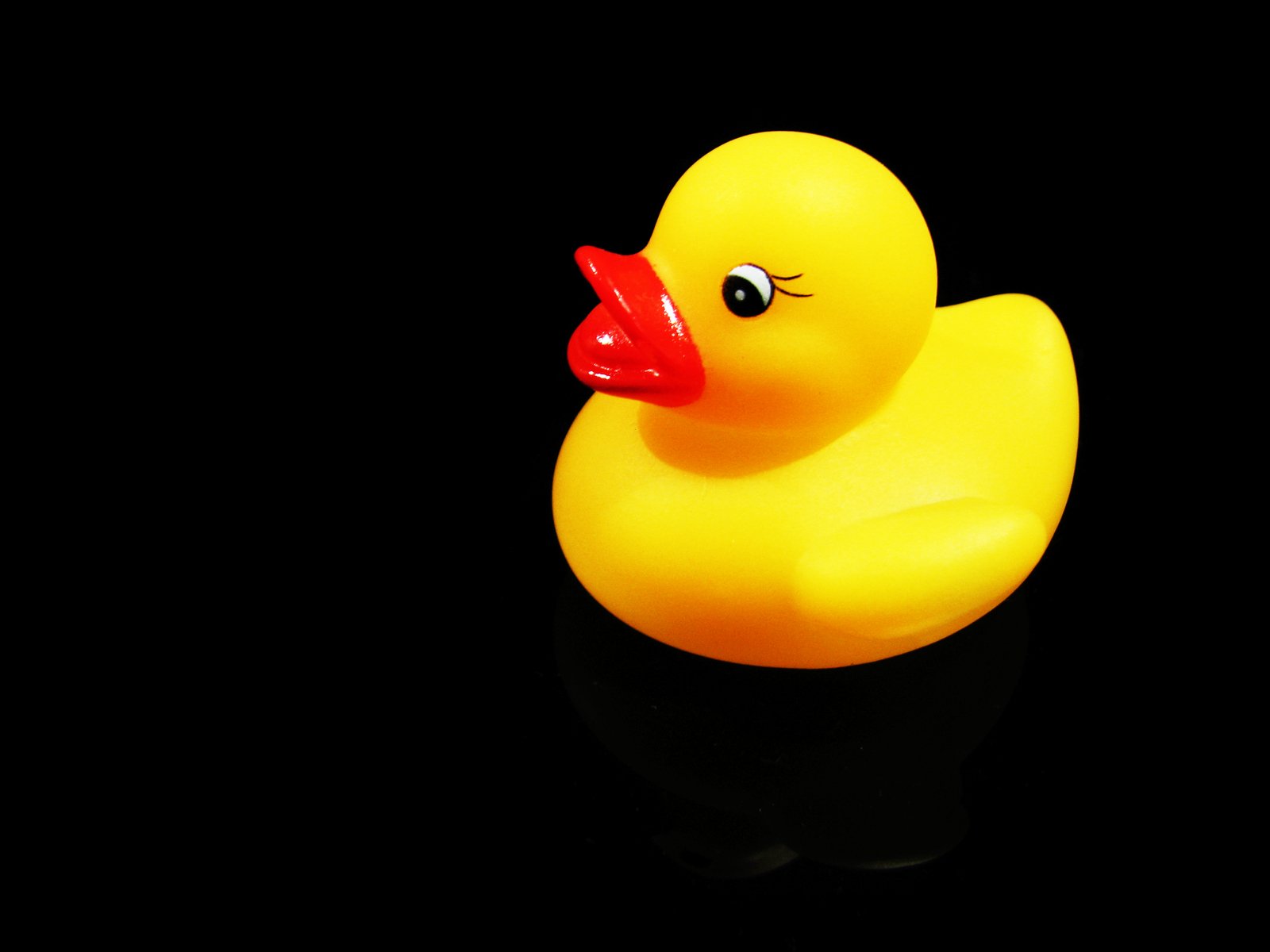 Rubber Ducky On Black Surface - Rubber Duck Black Background , HD Wallpaper & Backgrounds