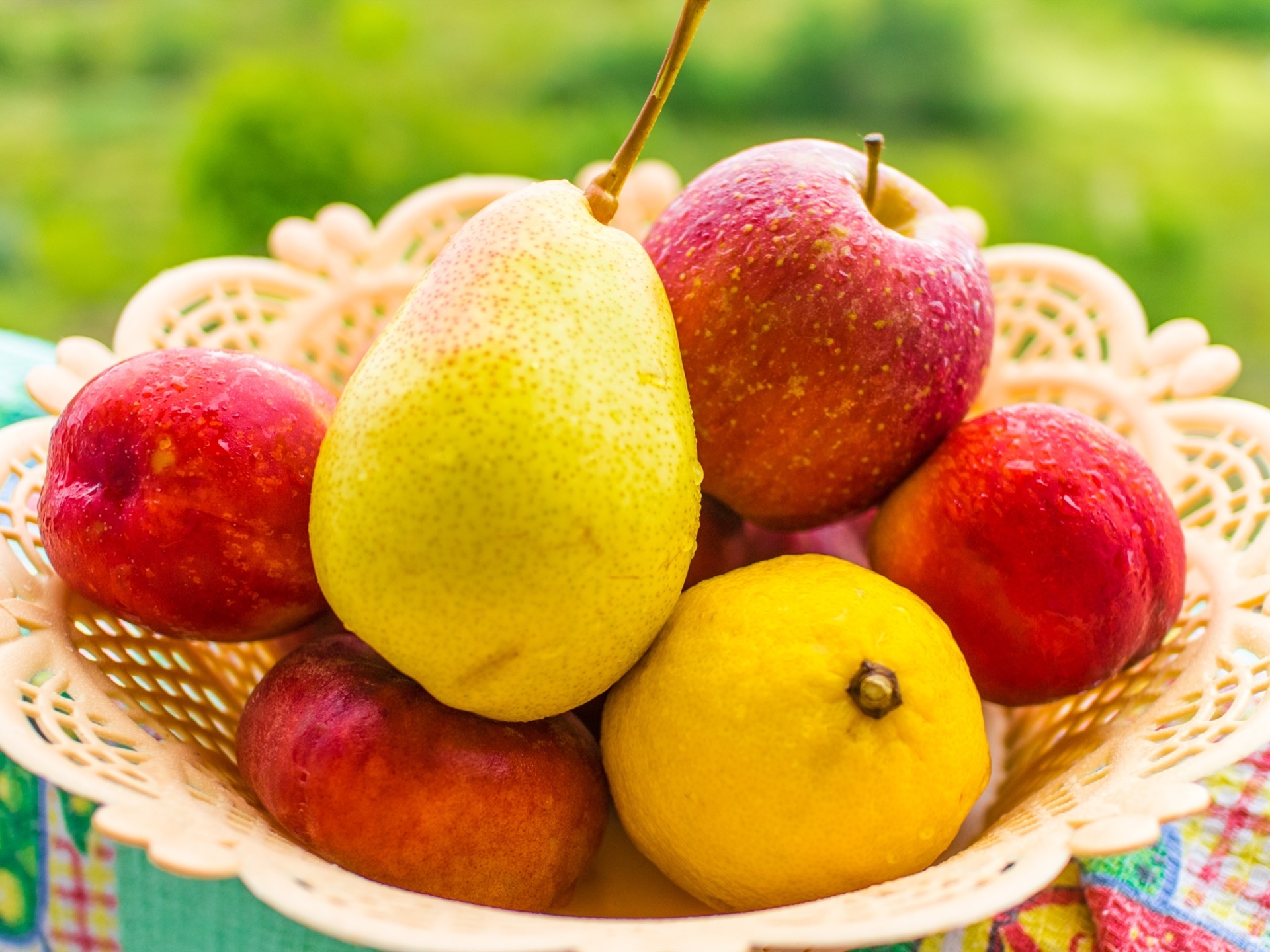 Wallpaper Fruits Close-up, Pear, Apple, Lemon, Peach - Fruit , HD Wallpaper & Backgrounds