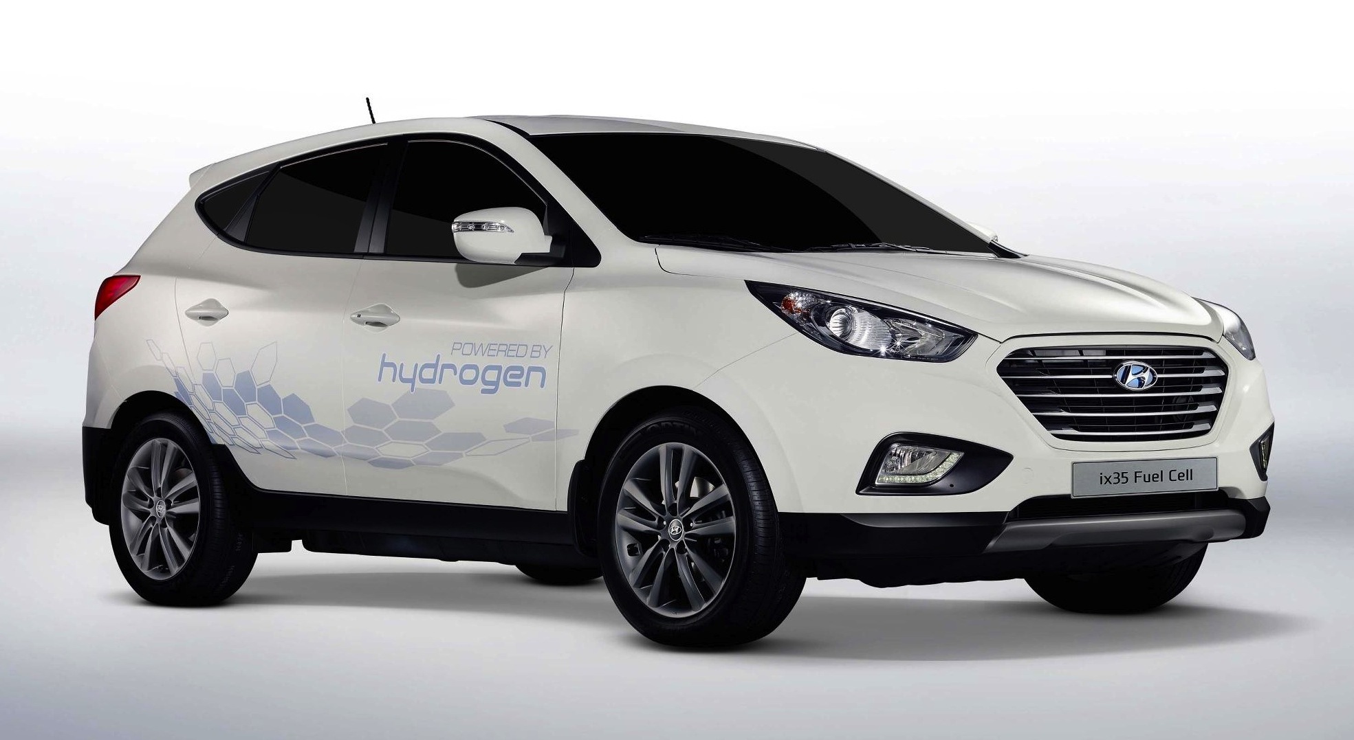 White Hyundai Tucson Wallpaper Image - Hyundai Hydrogen Ix35 , HD Wallpaper & Backgrounds