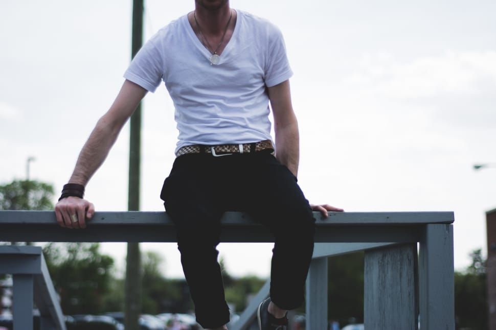 Men S White V Neck T Shirt And Black Pants Preview - Outfit Cintura Uomo , HD Wallpaper & Backgrounds